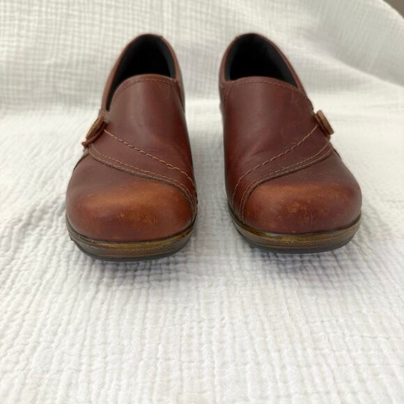 Keen Mora Button Slip On Size 7.5 Brown Leather Wedge Loafer Clog Slip On - Picture 5 of 10